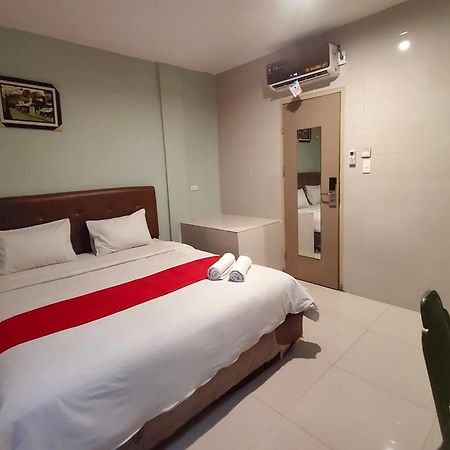 Permata Inn Medan Eksteriør billede
