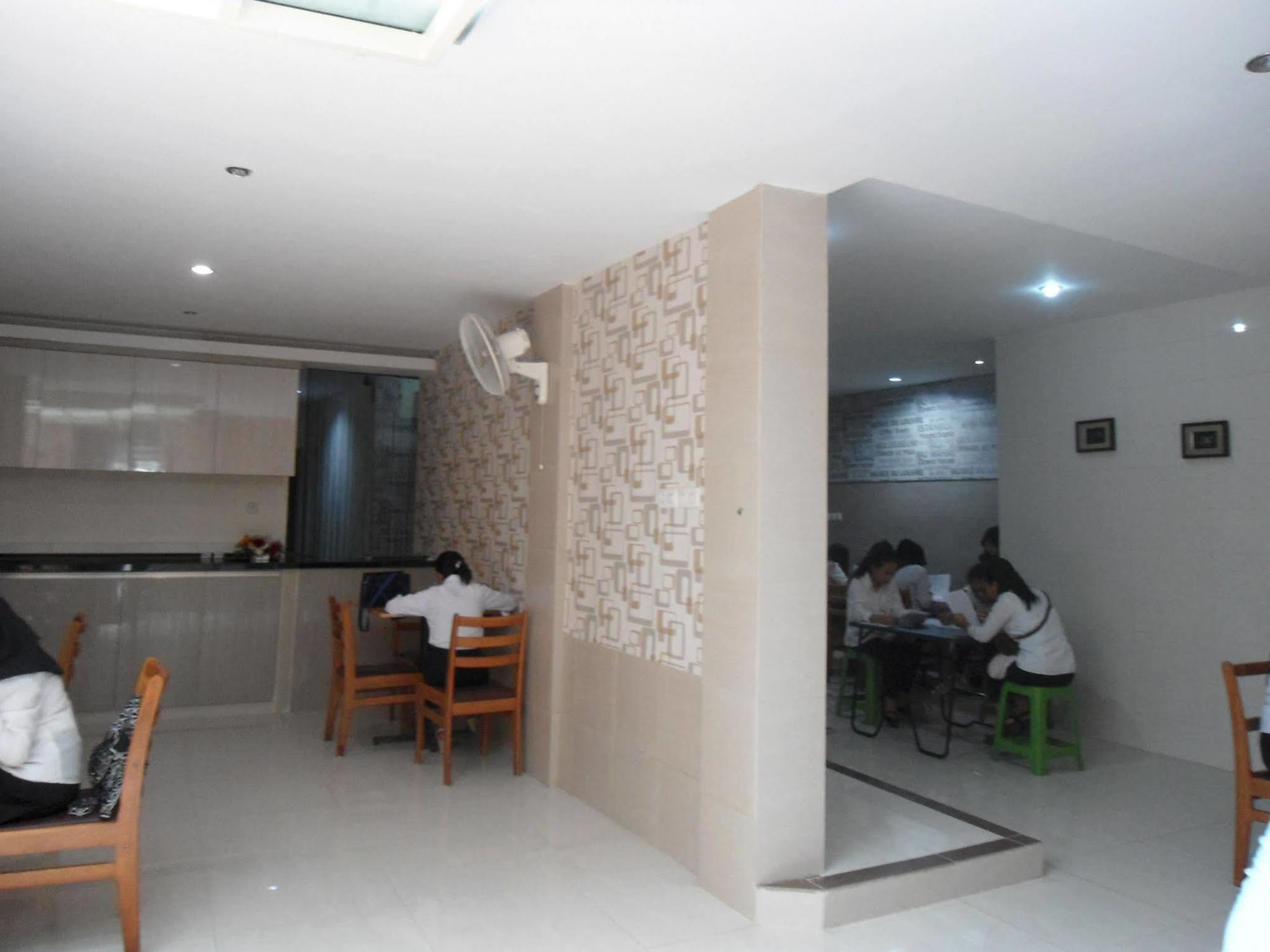Permata Inn Medan Eksteriør billede