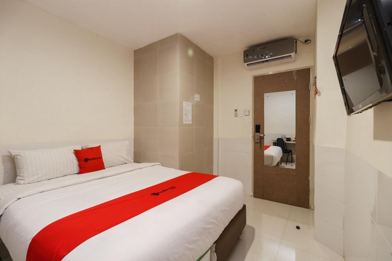 Permata Inn Medan Eksteriør billede