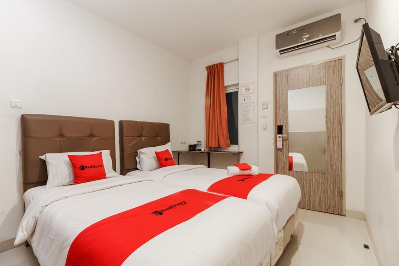 Permata Inn Medan Eksteriør billede